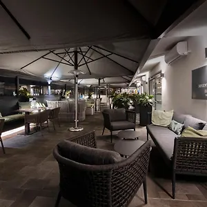 Hotel 77 Seventy-seven - Maison D'art Collection ****